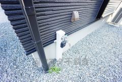 お車の洗車や外壁のお掃除をする際に便利な外水栓。