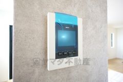 防犯性、セキュリティ対策に安心できるテレビモニター付きインターフォンです。セールスマン対策にもなり安心できます。