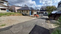 住人以外の車の進入も少なく、小さなお子様を持つご家庭にも安心です。