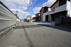 大型車の通行が少なく、騒音や振動が少ないので静かで快適な生活を送れます。