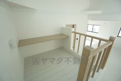 お子様の勉強用、パソコンデスク、趣味の作業スペースなど使い方は色々あります。