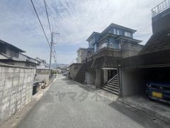 大型車の通行が少なく、騒音や振動が少ないので静かで快適な生活を送れます。落ち着いた住宅地内で快適な生活を実現してみませんか。