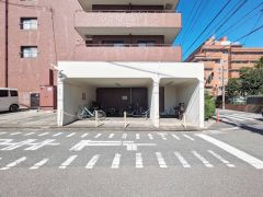 屋根付きの駐輪場完備＾＾