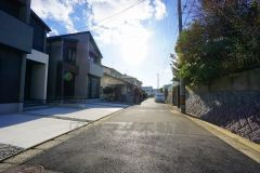 大型車の通行が少なく、騒音や振動が少ないので静かで快適な生活を送れます。