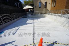 駐車スペースはゆとりある並列2台分を確保。マイカー用に、お客さま用に、余裕を持ってご利用いただけます。