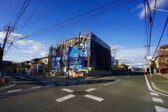 現地（2026年1月30日）撮影。全戸駐車スペースも2台確保、来客時にも便利。落ち着いた住宅地内で快適な生活を実現してみませんか。