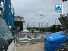 現地（2026年5月26日）撮影。角地＾＾地球に優しいオール電化住宅でエコな暮らしを＾＾一戸建ての多いエリア。落ち着いた雰囲気で快適な生活を送れます。