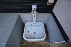 お車の洗車や外壁のお掃除をする際に便利な外水栓。