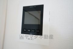 防犯性、セキュリティ対策に安心できるテレビモニター付きインターフォンです。セールスマン対策にもなり安心できます。