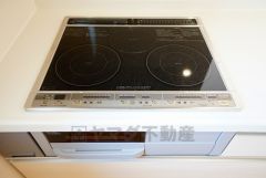 IHクッキングヒーターは火を使わないため、火災の発生リスクを抑えることが出来ます。汚れてもサッとふけてお掃除らくらく＾＾