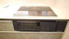 汚れてもサッとふける、お手入れのしやすいIHクッキングヒーター。オール電化なので経済的です。