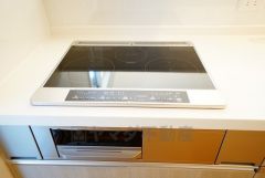 IHクッキングヒーターは火を使わないため、火災の発生リスクを抑えることが出来ます。汚れてもサッとふけてお掃除らくらく＾＾