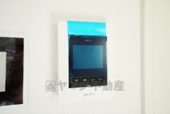 防犯性、セキュリティ対策に安心できるテレビモニター付きインターフォンです。セールスマン対策にもなり安心できます。