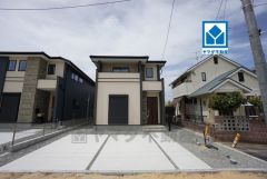 三苫駅まで自転車で5分（1.2ｋｍ）。スーパーやコンビニなども近く周辺環境充実。快適でゆとりのある生活空間で新生活を始めましょう^^