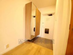 たっぷり収納できるシューズボックスです。家族全員の靴がきれいに整頓できます。