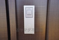 お子様を抱っこしながら簡単に開けられるのが便利なスマートキー。