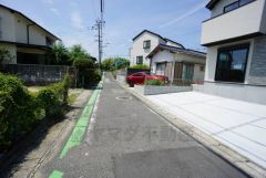 大型車の通行が少なく、騒音や振動が少ないので静かで快適な生活を送れます。