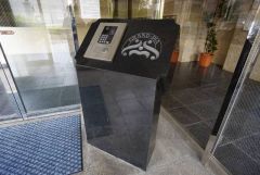 オートロック完備。