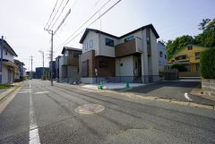住人以外の車の進入も少なく、小さなお子様を持つご家庭にも安心です。