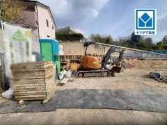 現地（2025年12月8日）撮影。舞松原小学校徒歩3分と近く、無理なく通学しやすい環境です＾＾お気に入りの家具とインテリアで素敵な部屋を作りましょう。