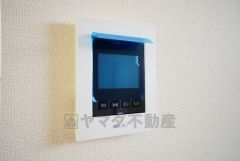防犯性、セキュリティ対策に安心できるテレビモニター付きインターフォンです。セールスマン対策にもなり安心できます。