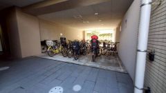 大切な自転車を守れるよう屋根付きの自転車置き場になっております。