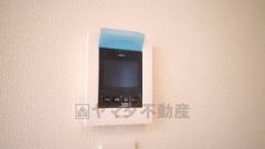 防犯性、セキュリティ対策に安心できるテレビモニター付きインターフォンです。セールスマン対策にもなり安心できます。