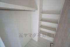 玄関から直接出入りできる収納。帰宅後アウターをすぐに収納出来るため、部屋が散らかりにくく片付けらくらく＾＾