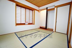 客間として活用できる和室は、生活感の出やすいリビングを通らず案内出来ます。様々な使用用途で活躍しそうです。