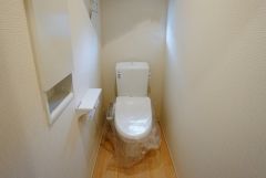 同仕様写真。1階2階の2ヶ所にトイレがありますので、忙しい朝にも家族に気を使わず、ゆとりが生まれますね＾＾