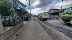 現地（2025年9月24日）撮影。住人以外の車の進入も少なく、小さなお子様を持つご家庭にも安心です。