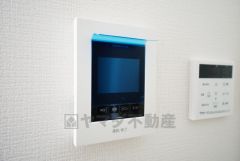 同仕様写真。防犯性、セキュリティ対策に安心できるテレビモニター付きインターフォンです。セールスマン対策にもなり安心できます。