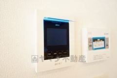 防犯性、セキュリティ対策に安心できるテレビモニター付きインターフォンです。セールスマン対策にもなり安心できます。