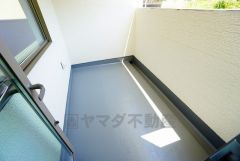 陽当たりの良いバルコニーです。お洗濯やお布団干しはもちろん、日光浴スペースにも。