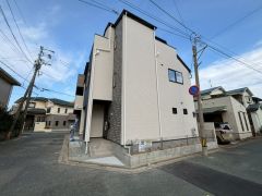 住人以外の車の進入も少なく、小さなお子様を持つご家庭にも安心です。落ち着いた住宅地内で快適な生活を実現してみませんか。