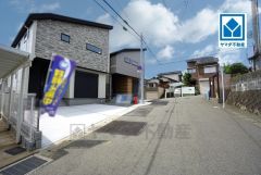 住人以外の車の進入も少なく、小さなお子様を持つご家庭にも安心です。