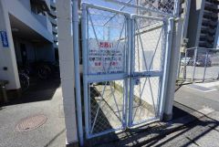 しっかりと扉の閉まるゴミ置き場。ゴミが散らかる心配もありません。