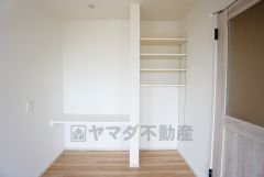リビングにはスタディーカウンター付きで、ご家族と同じ空間にいながら勉強が出来ますね＾＾
