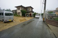 現地（2025年6月12日）撮影。大型車の通行が少なく、騒音や振動が少ないので静かで快適な生活を送れます。