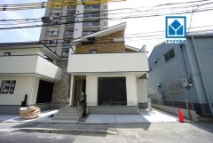 松崎小学校徒歩10分。スーパーやコンビニなども近く周辺環境充実。快適でゆとりのある生活空間で新生活を始めましょう^^