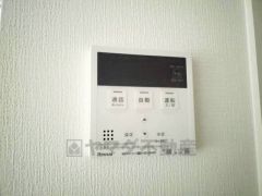 同仕様写真。キッチン横からボタンひとつで操作が楽々。