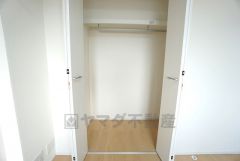 収納量たっぷりのクローゼット付き。