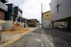 大型車の通行が少なく、騒音や振動が少ないので静かで快適な生活を送れます。