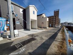 住人以外の車の進入も少なく、小さなお子様を持つご家庭にも安心です。