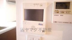 オートロックとモニター付きインターホン装備で女性やお子様も安心。充実のセキュリティで暮らしをサポートします。