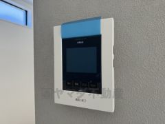 防犯性、セキュリティ対策に安心できるテレビモニター付きインターフォンです。セールスマン対策にもなり安心できます。