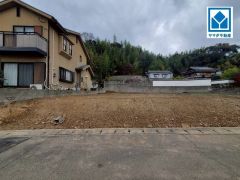 一戸建ての多いエリア。落ち着いた雰囲気で快適な生活を送れます。建築条件はありませんのでお好きなハウスメーカーで建築出来ます＾＾