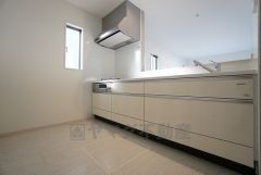 同仕様写真。ステキなキッチンでお料理がますます快適になります。