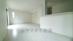 断熱性能の窓ガラスを採用。省エネ、光熱費カットにも貢献します。夏は涼しく、冬は暖かく快適に過ごせますよ＾＾