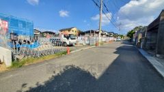 現地（2025年10月27日）撮影。落ち着いた住宅地内で快適な生活を実現してみませんか。